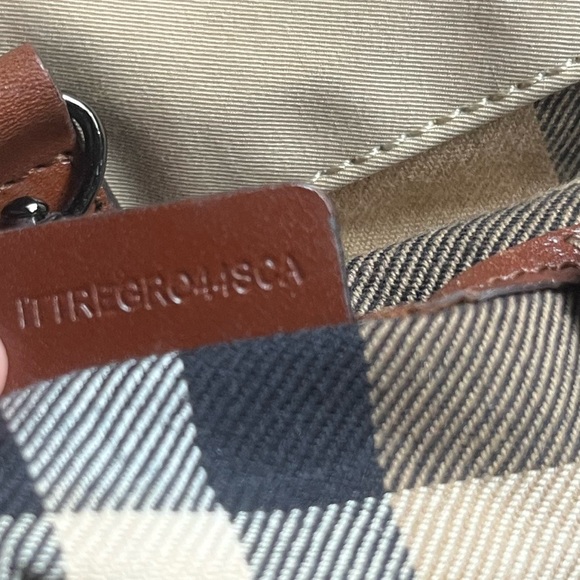 Burberry Tote - Picture 9 of 16